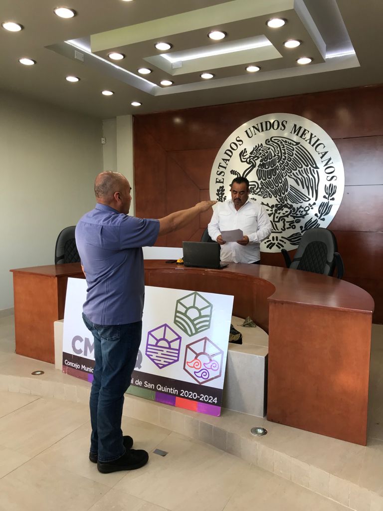 MARIO MARTíNEZ TOMA PROTESTA COMO DIRECTOR DE POLICíA EN SAN QUINTíN
