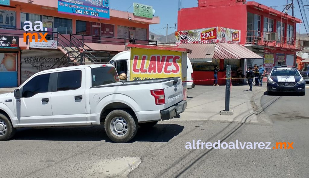 ASESINAN A JOVEN EN ESTACIONAMIENTO DE PLAZA