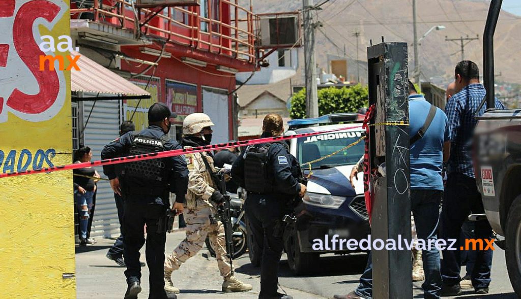 ASESINAN A JOVEN EN ESTACIONAMIENTO DE PLAZA