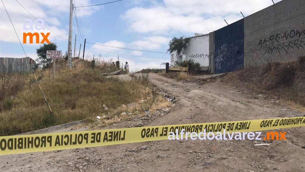 ENVUELVEN CADáVERES EN PLáSTICO Y LOCALIZAN UN CALCINADO