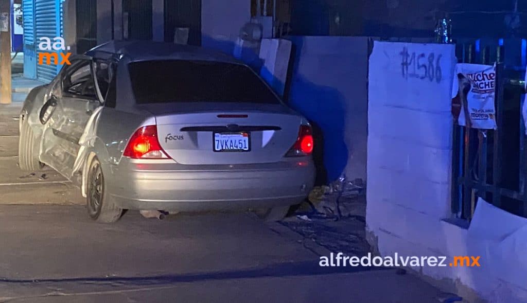 LLEGA A CASA DE SU PAREJA SENTIMENTAL Y HALLA AL EX; LE CHOCA SU AUTO LLEGA A CASA DE SU PAREJA SENTIMENTAL Y HALLA AL EX; LE CHOCA SU AUTO