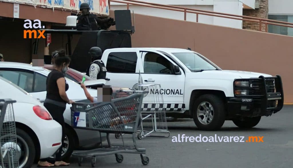 DEJAN CUERPO MUTILADO DENTRO DE CAMIONETA