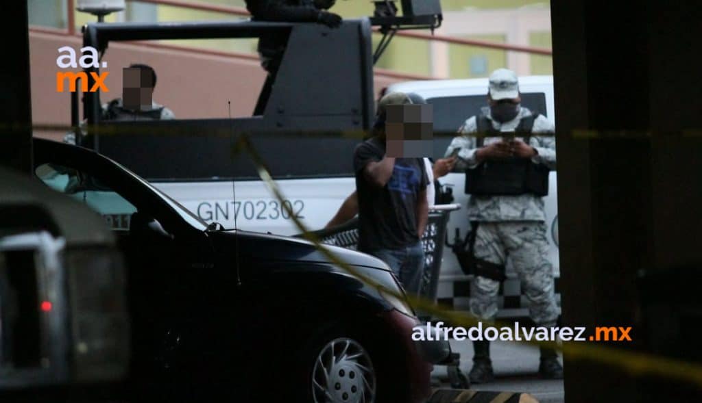 DEJAN CUERPO MUTILADO DENTRO DE CAMIONETA