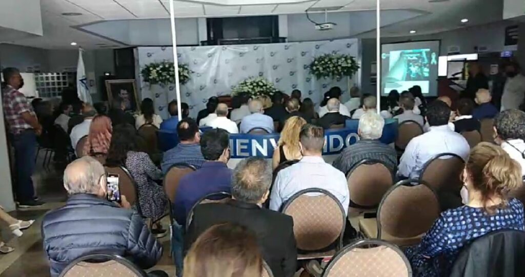 RINDEN HOMENAJE A ALEJANDRO LIMóN PADILLA