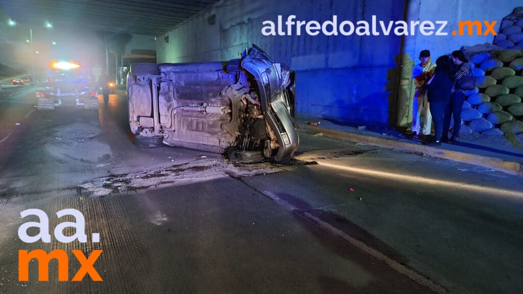POR VOLCADURA, PAREJA RESULTA LESIONADA POR VOLCADURA, PAREJA RESULTA LESIONADA