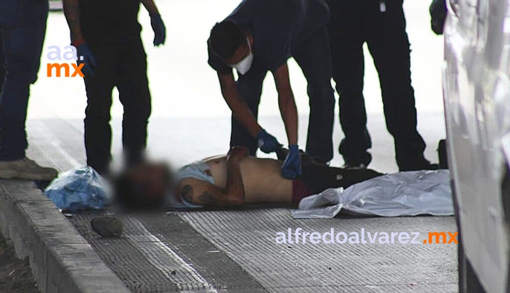 MUERE ARROLLADO DEBAJO DE PUENTE