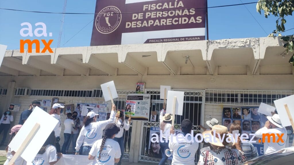 COLECTIVOS DE BúSQUEDA SE MANIFIESTAN EN OFICINAS DE CAPEA