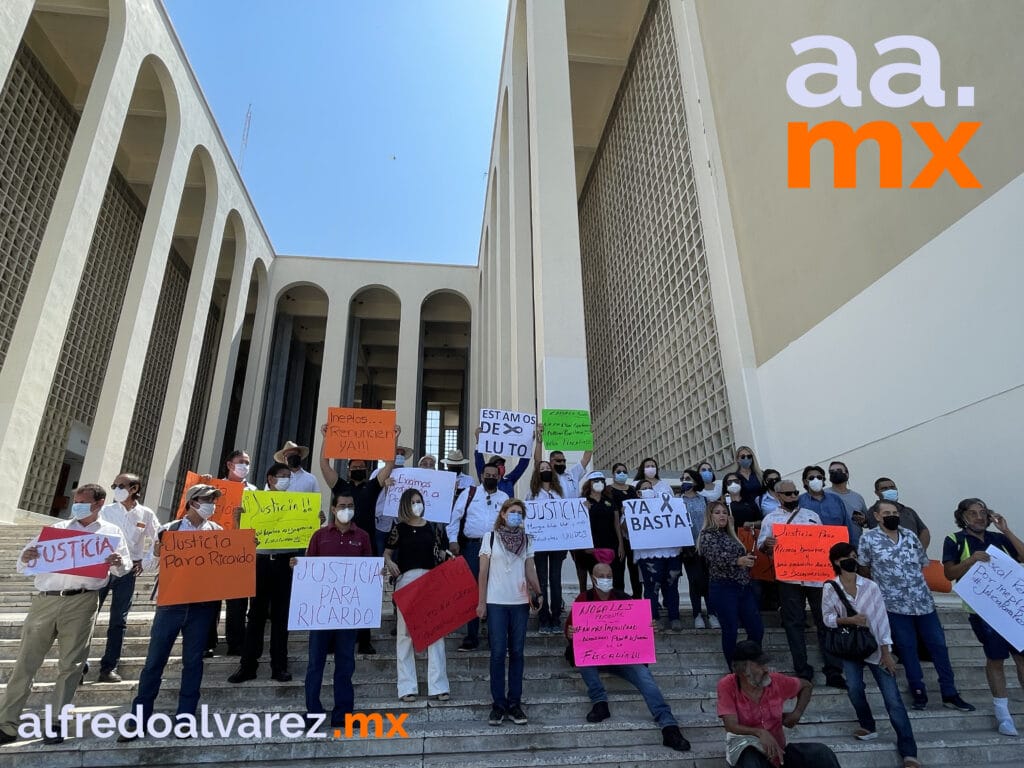 PERIODISTAS DE SONORA, MARCHAN EXIGIENDO JUSTICIA