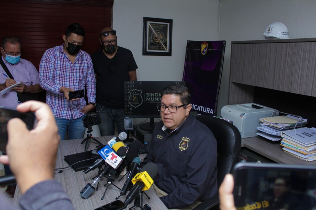 SUSPENDEN A CINCO POLICíAS POR CASO ROSA Y LEAH