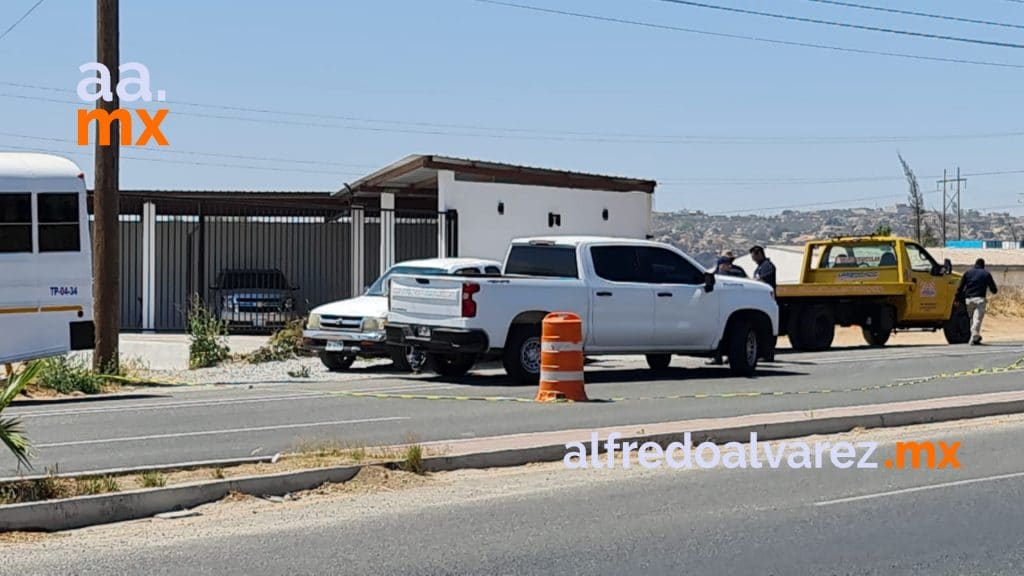 HALLAN TRES CADáVERES EN CAJA DE UN PICK UP