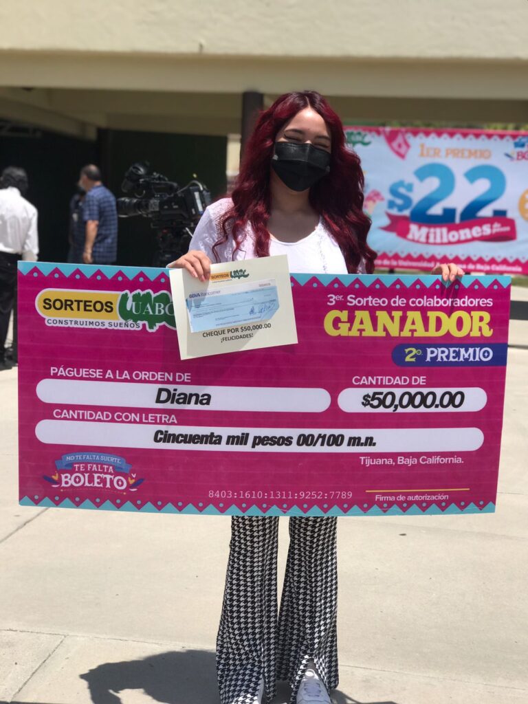 UN BOLETO FUE SU MEJOR INVERSIóN: UABC ENTREGA PREMIOS A GANADORES