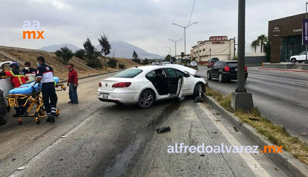JOVENCITO EBRIO CHOCA Y LESIONA A ABUELITOS