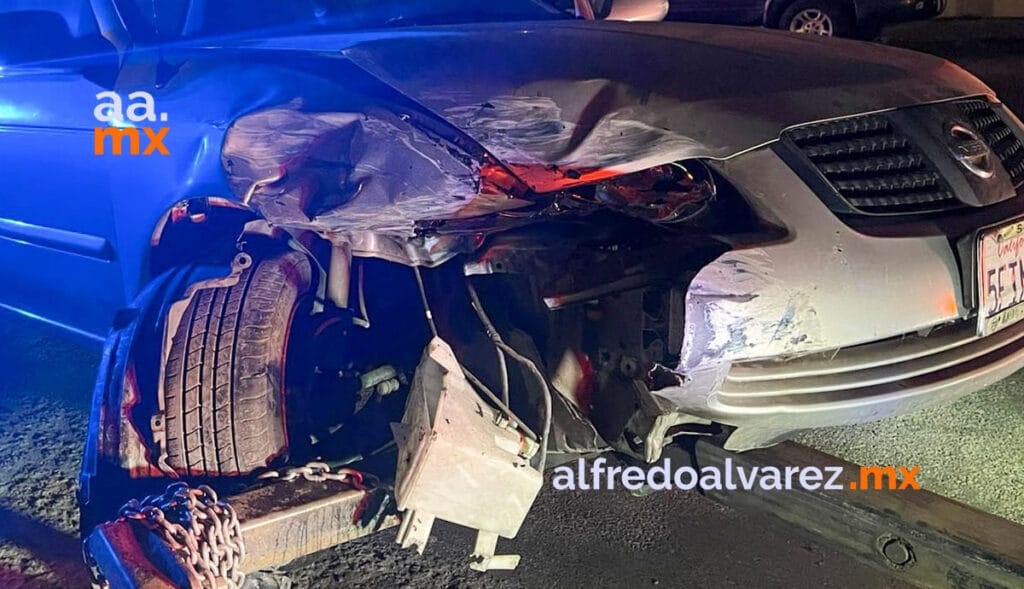 AUTOMOVILISTA EBRIO CHOCA PATRULLA