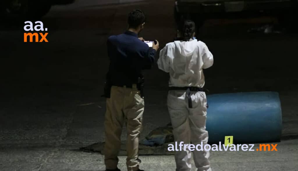 HALLAN CUERPO 'ENTAMBADO' EN VíA PúBLICA