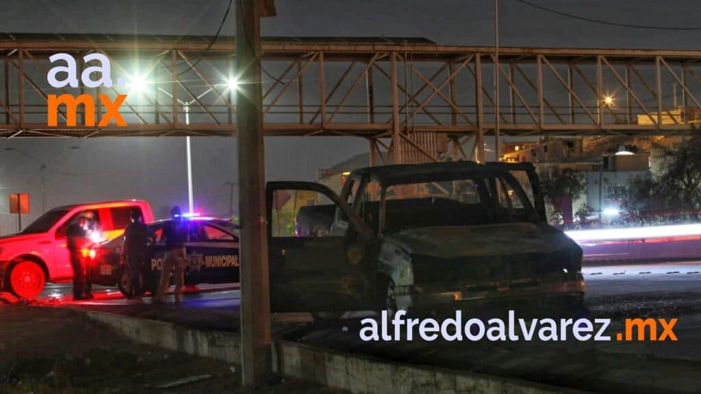 ENCUENTRAN CADáVER CARBONIZADO EN VEHíCULO ROBADO