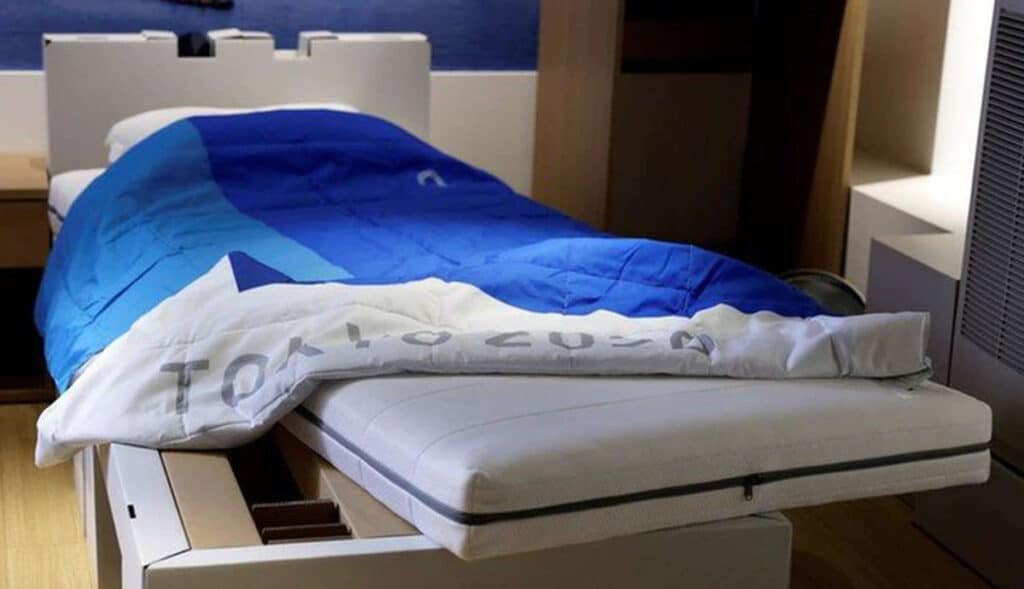 FOTOS: INSTALAN CAMAS 'ANTISEXO' PARA ATLETAS EN JO