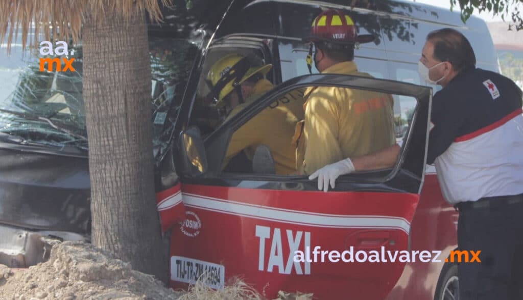 SUJETO ROBA TAXI Y TRAS PERSECUCIóN CHOCA