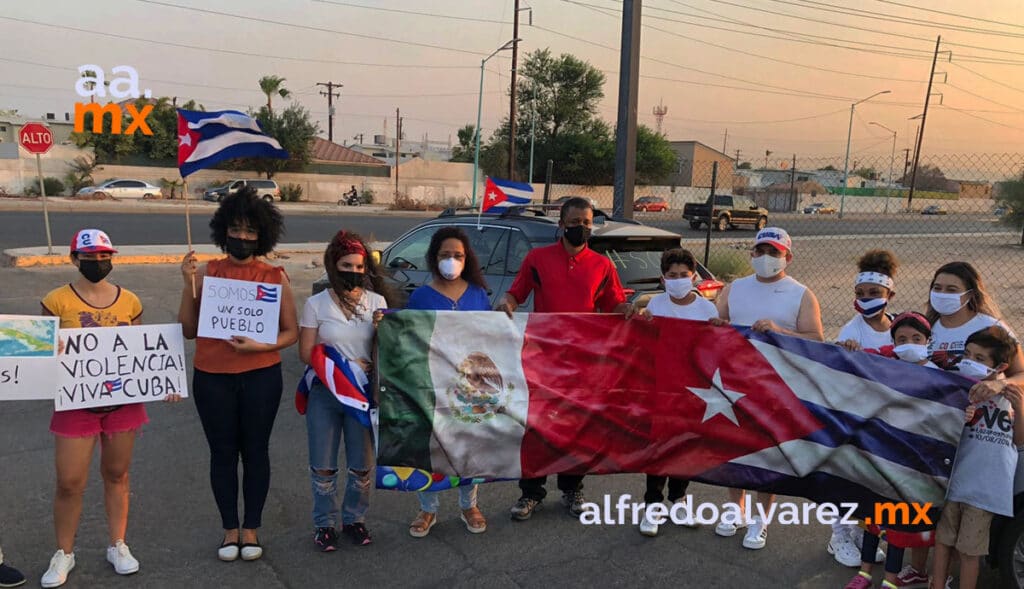CUBANOS APOYAN A SUS PAISANOS DESDE MEXICALI