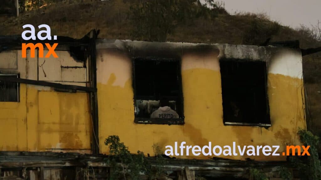 SOFOCAN INCENDIO Y HALLAN DOS CADáVERES CARBONIZADOS SOFOCAN INCENDIO Y HALLAN DOS CADáVERES CARBONIZADOS