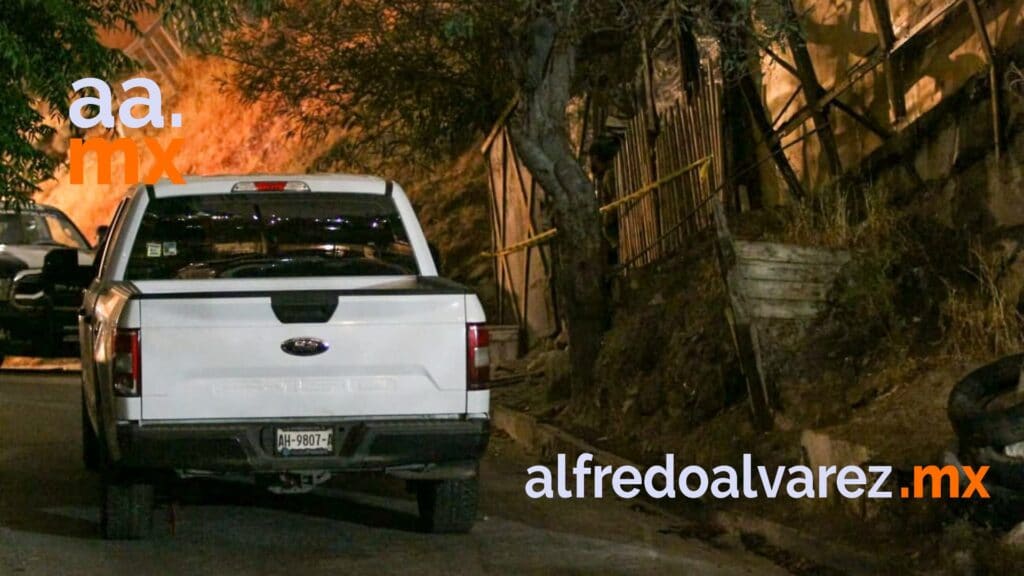 SOFOCAN INCENDIO Y HALLAN DOS CADáVERES CARBONIZADOS SOFOCAN INCENDIO Y HALLAN DOS CADáVERES CARBONIZADOS