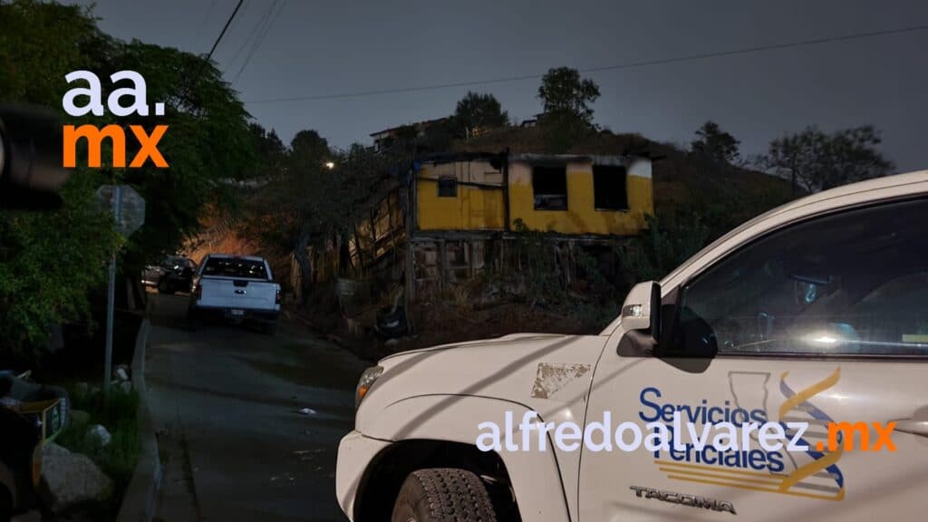 SOFOCAN INCENDIO Y HALLAN DOS CADáVERES CARBONIZADOS SOFOCAN INCENDIO Y HALLAN DOS CADáVERES CARBONIZADOS