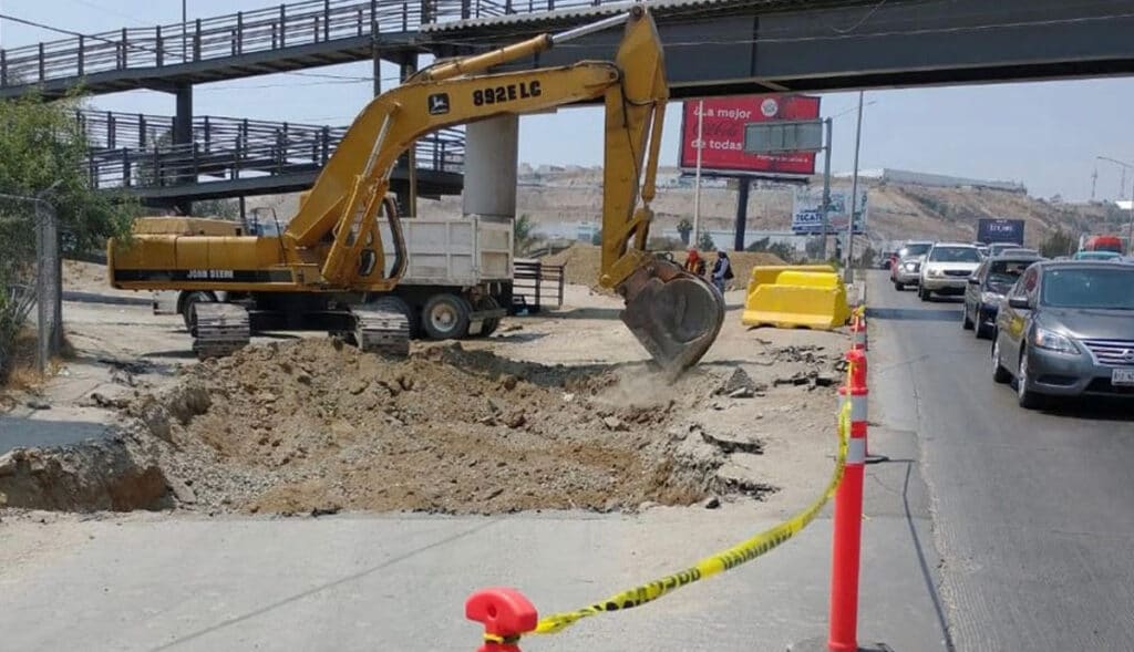 CIERRE DE GAZA VIAL POR REHABILITACIóN DE COLECTOR INSURGENTES