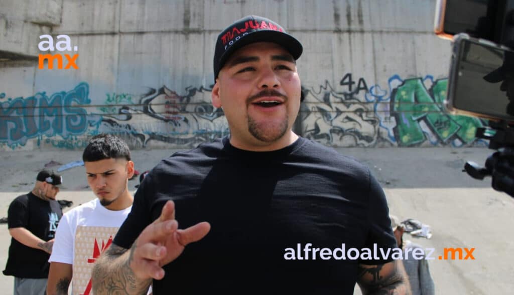 ANDY RUIZ VISITA A HABITANTES DE CANALIZACIóN DEL RíO TIJUANA