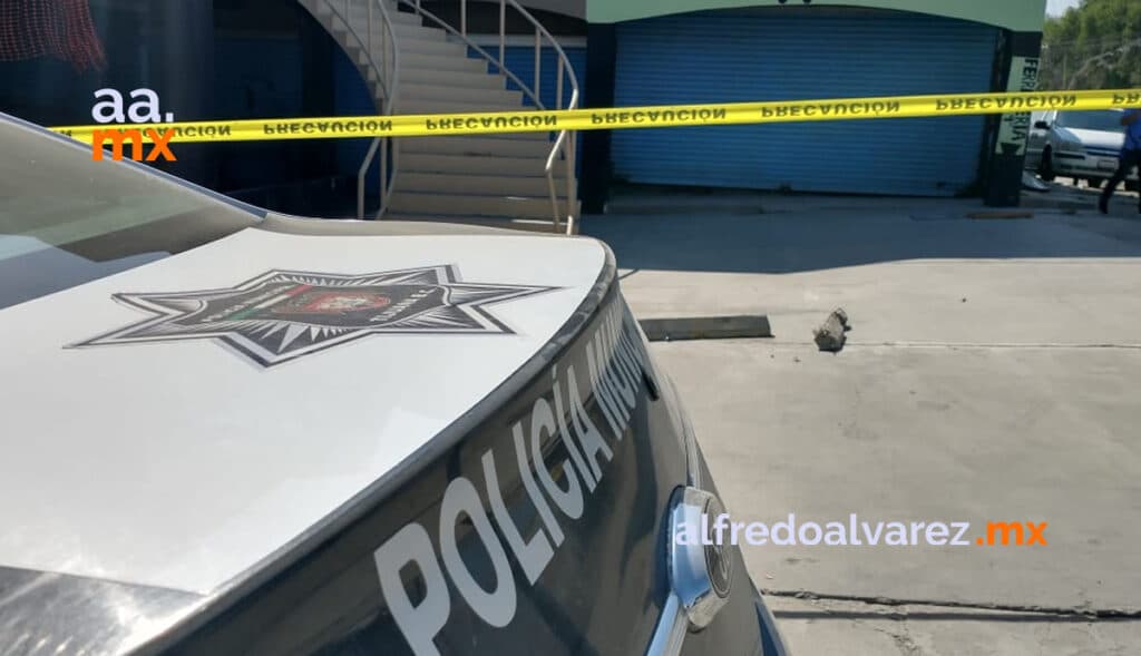 MATAN A HOMBRE EN ESTACIONAMIENTO DE PLAZA