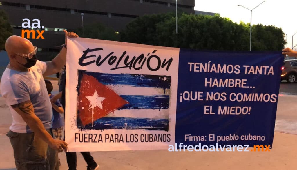 CUBANOS APOYAN A SUS PAISANOS DESDE MEXICALI