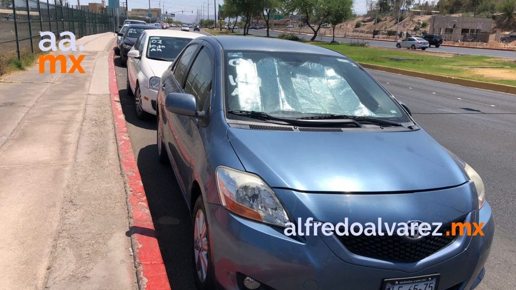 MEXICALENSES YA HACEN FILA PARA VACUNARSE EL VIERNES EN LA NOCHE