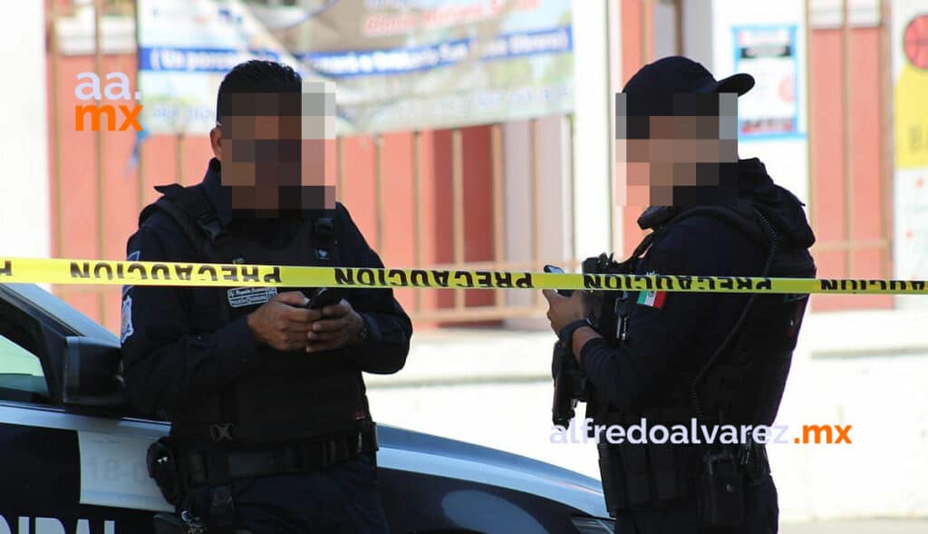 MATAN A HOMBRE EN ESTACIONAMIENTO DE PLAZA