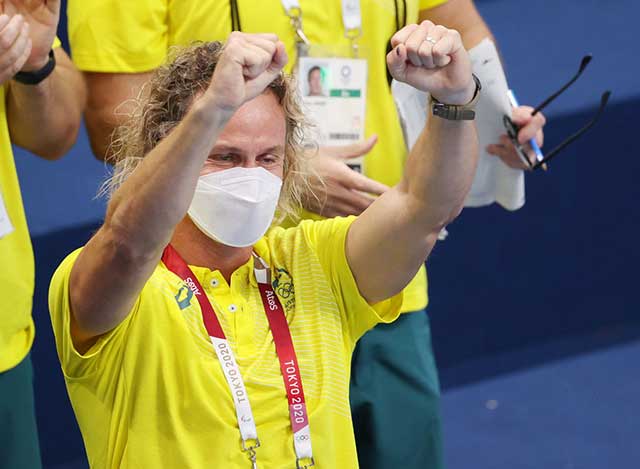 EUFóRICA CELEBRACIóN DE ENTRENADOR AUSTRALIANO SE HACE VIRAL