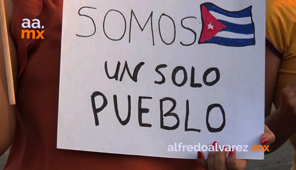 CUBANOS APOYAN A SUS PAISANOS DESDE MEXICALI