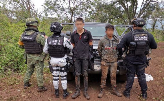VIDEO: CéLULAS CRIMINALES BLOQUEAN CARRETERAS Y QUEMAN AUTOS