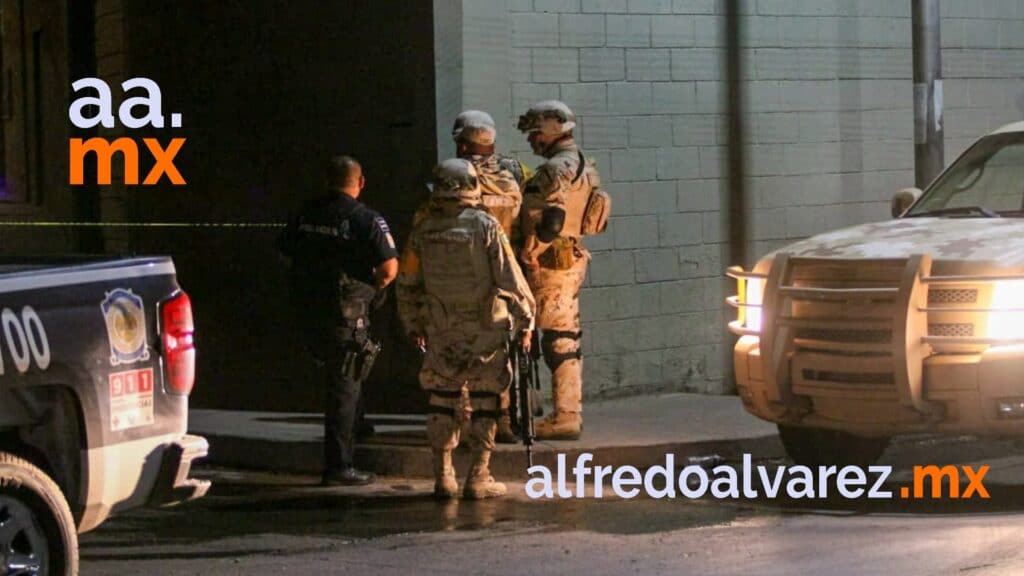 TIRAN CADáVER FEMENINO ENVUELTO EN CINTA ADHESIVA TIRAN CADáVER FEMENINO ENVUELTO EN CINTA ADHESIVA