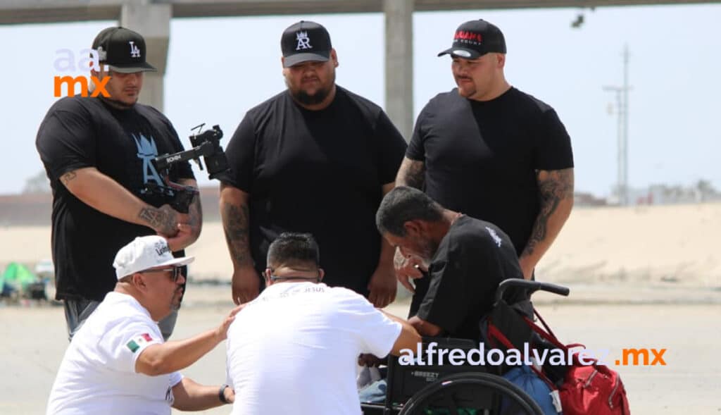 ANDY RUIZ VISITA A HABITANTES DE CANALIZACIóN DEL RíO TIJUANA