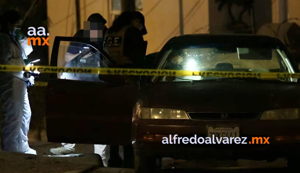 ASESINADO A BORDO DE UN AUTOMóVIL