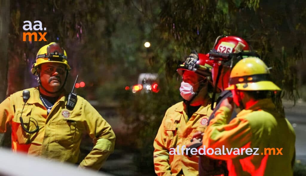 CONDUCTOR EN ESTADO DE EBRIEDAD SE IMPACTA CONTRA POSTE