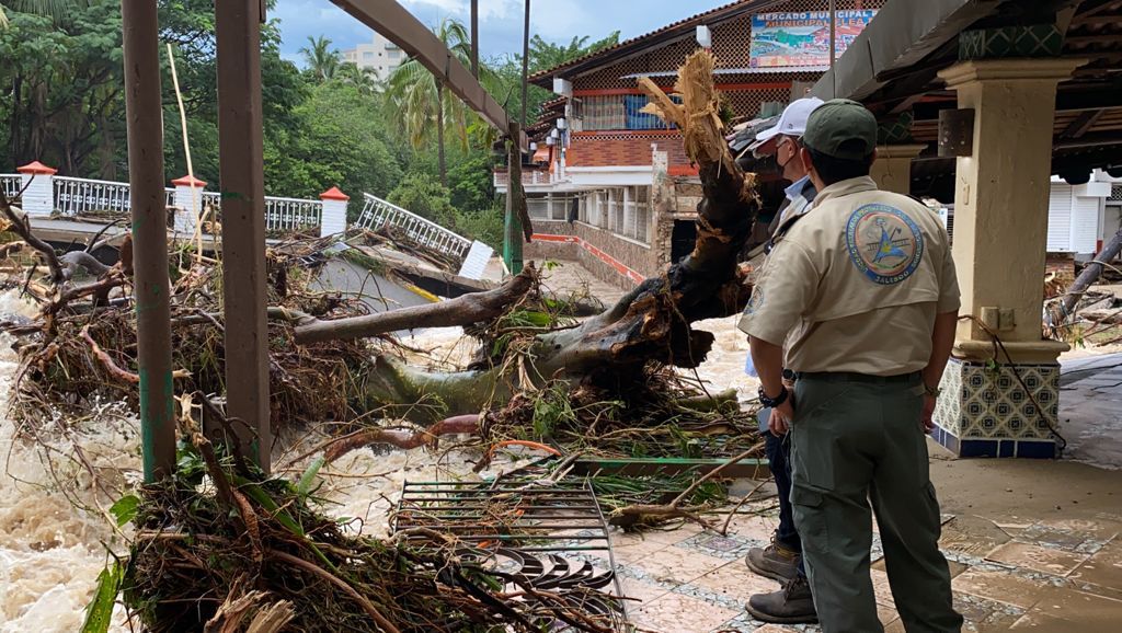 HURACáN NORA DEJA DOS DESAPARECIDOS A SU PASO POR JALISCO