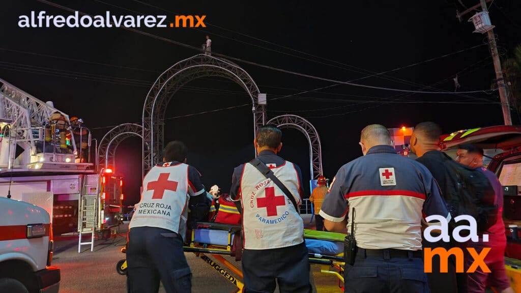 HOMBRE INTENTA SALTAR DESDE ARCO PLAYAS DE TIJUANA