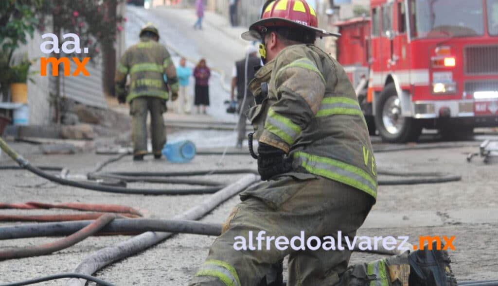 FUERTE INCENDIO DEJA SIN VIVIENDAS A FAMILIAS
