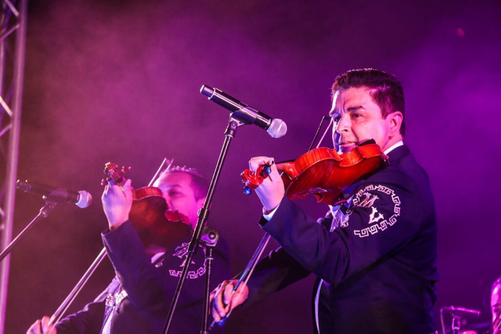 CIERRAN FESTEJOS DE 132 ANIVERSARIO 'CON BROCHE DE ORO'