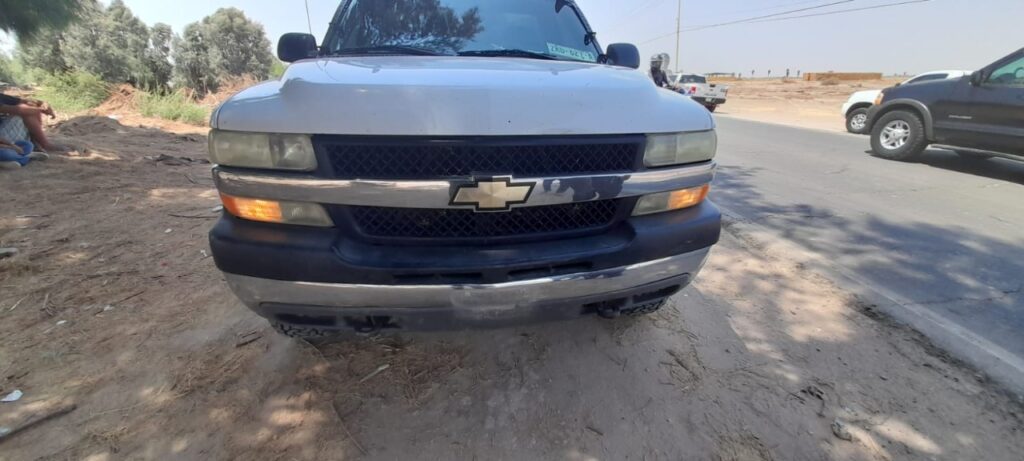 PICK UP EMBISTE A UN VERSA Y MATA A UNA MUJER