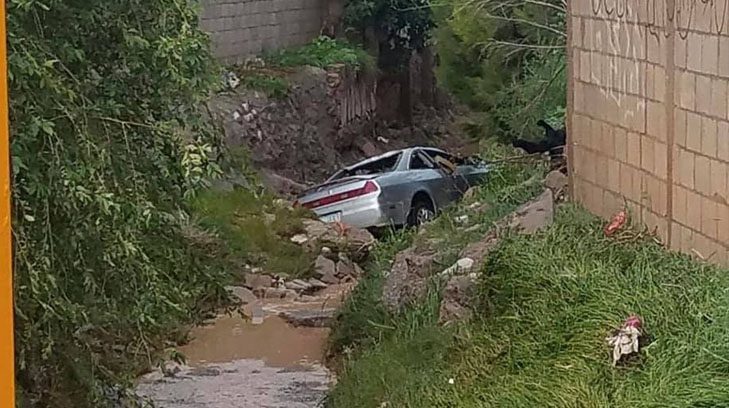ARROYO ARRASTRA A FAMILIA Y MUEREN 3 NIñOS