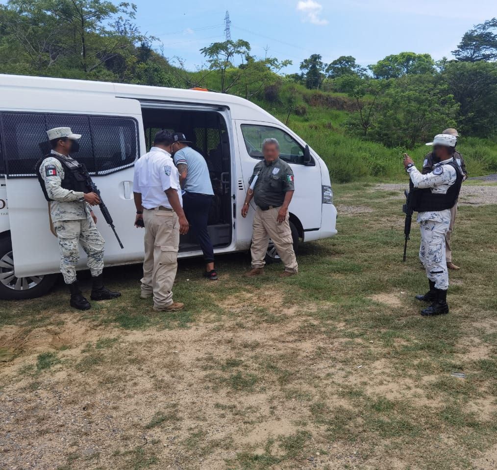 GUARDIA NACIONAL E INM RESCATAN A 1657 MIGRANTES