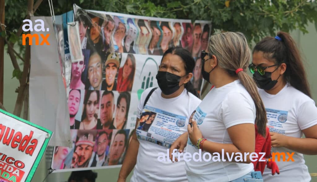 REALIZAN MISA POR DESAPARECIDOS DE BC EN LA 'GALLERA'