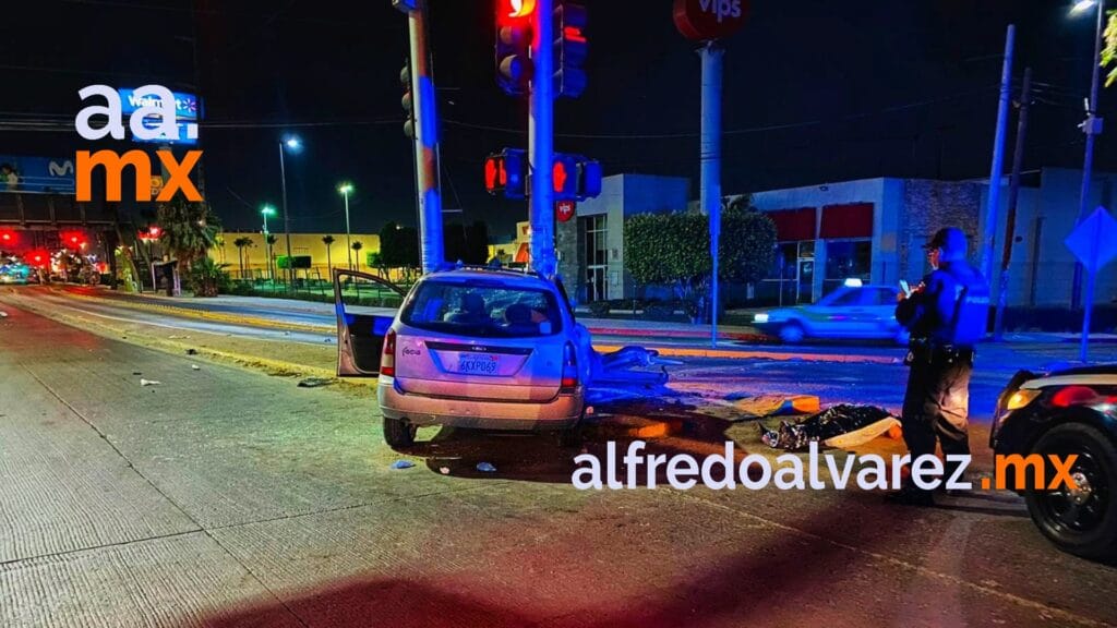 MUJER CONDUCíA A EXCESO DE VELOCIDAD Y PROVOCA MUERTE DE SU HERMANA