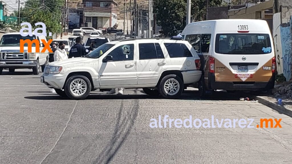 ACRIBILLAN A JOVENCITO A BORDO DE SU CHEROKEE