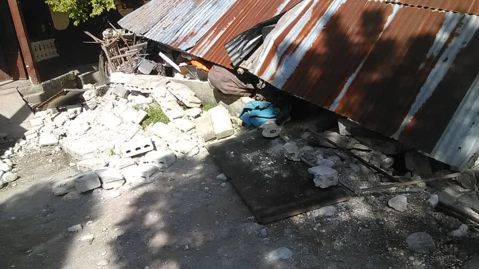 VIDEO: TERREMOTO EN HAITí DEJA MUERTOS Y DERRUMBES