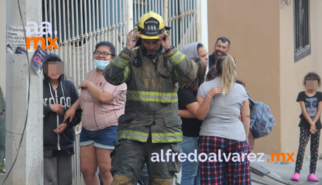 FUERTE INCENDIO DEJA SIN VIVIENDAS A FAMILIAS